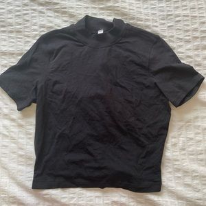 Black Lululemon T-shirt